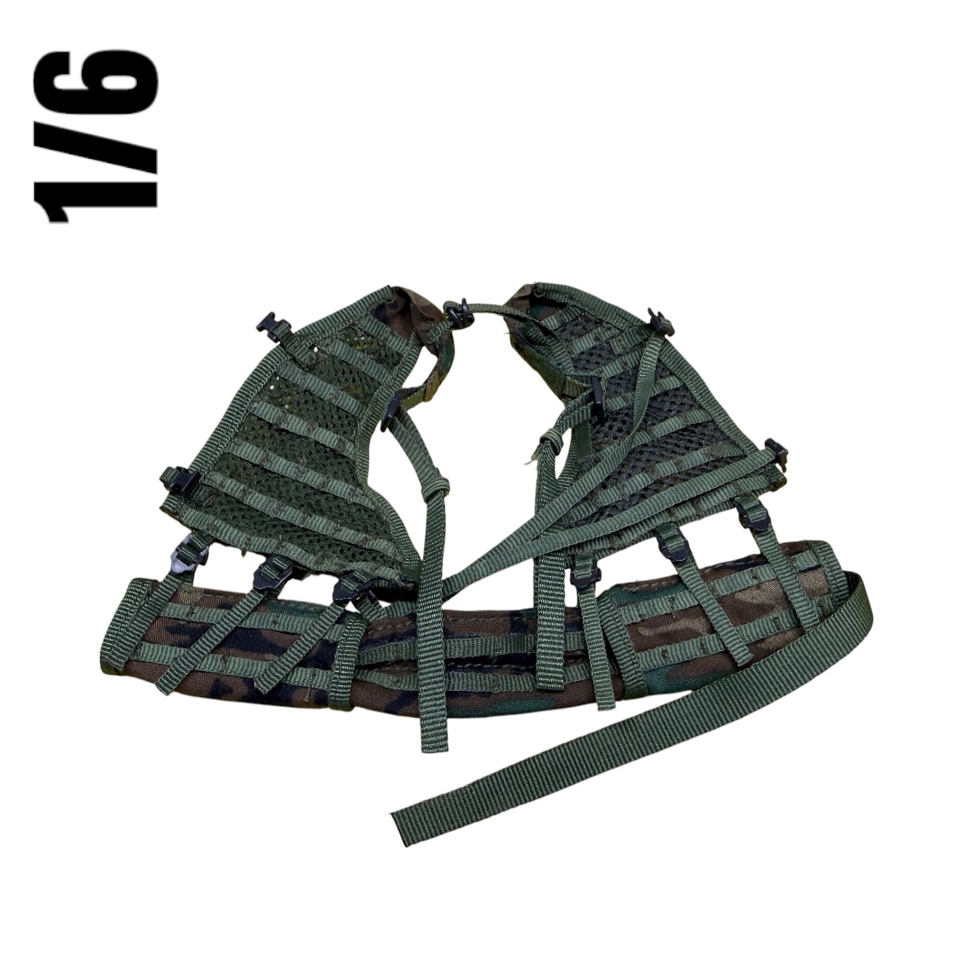  Product image 1 of the product “1:6 Recon Chest Harness Vest (Woodland) ”