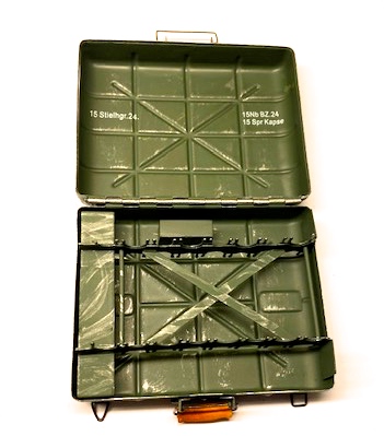  Artikelbild 1 des Artikels “Packkasten mit Handgranaten in Metal 1:6 “