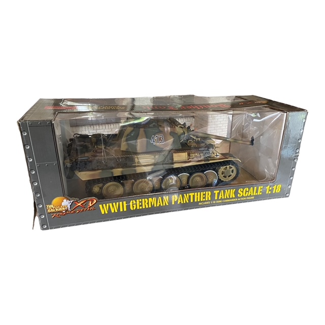  Product image 1 of the product “1:18 Panther in Tarnmuster ”