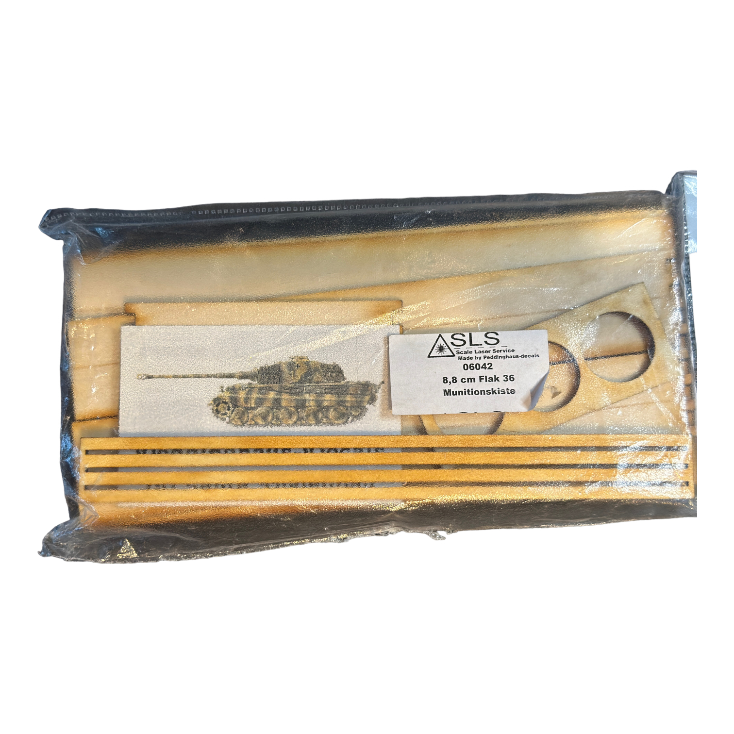  Product image 1 of the product “8,8  cm Munitionskiste für KwK 36 1/6 (Kit) ”