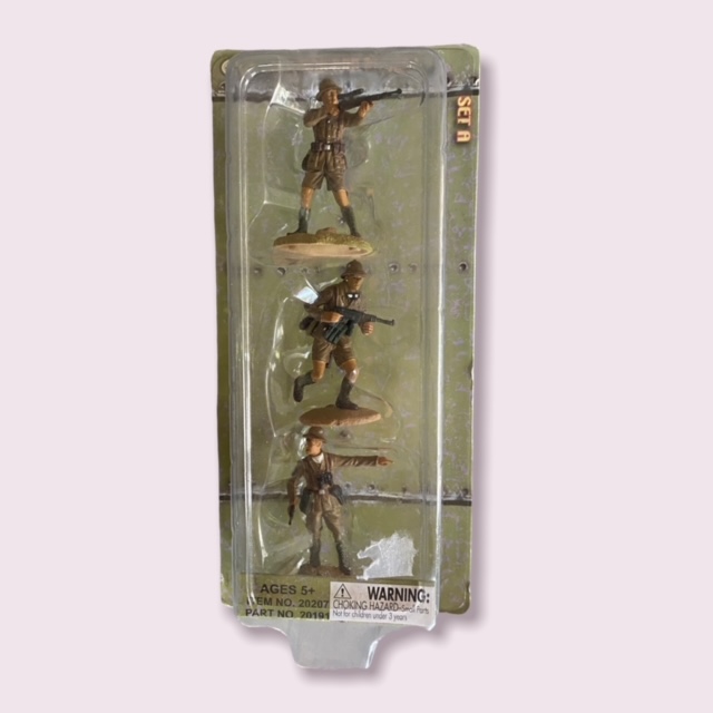  Product image 1 of the product “1:32 3 Figuren Set DAK Team ”