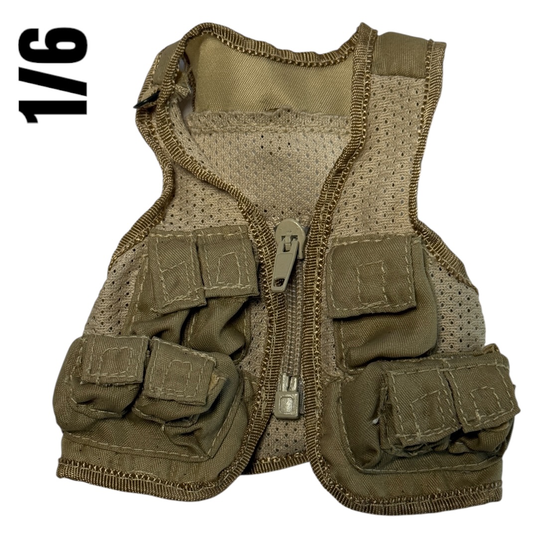 Artikelbild 1 des Artikels “Multi Pocket Vest 1/6 “