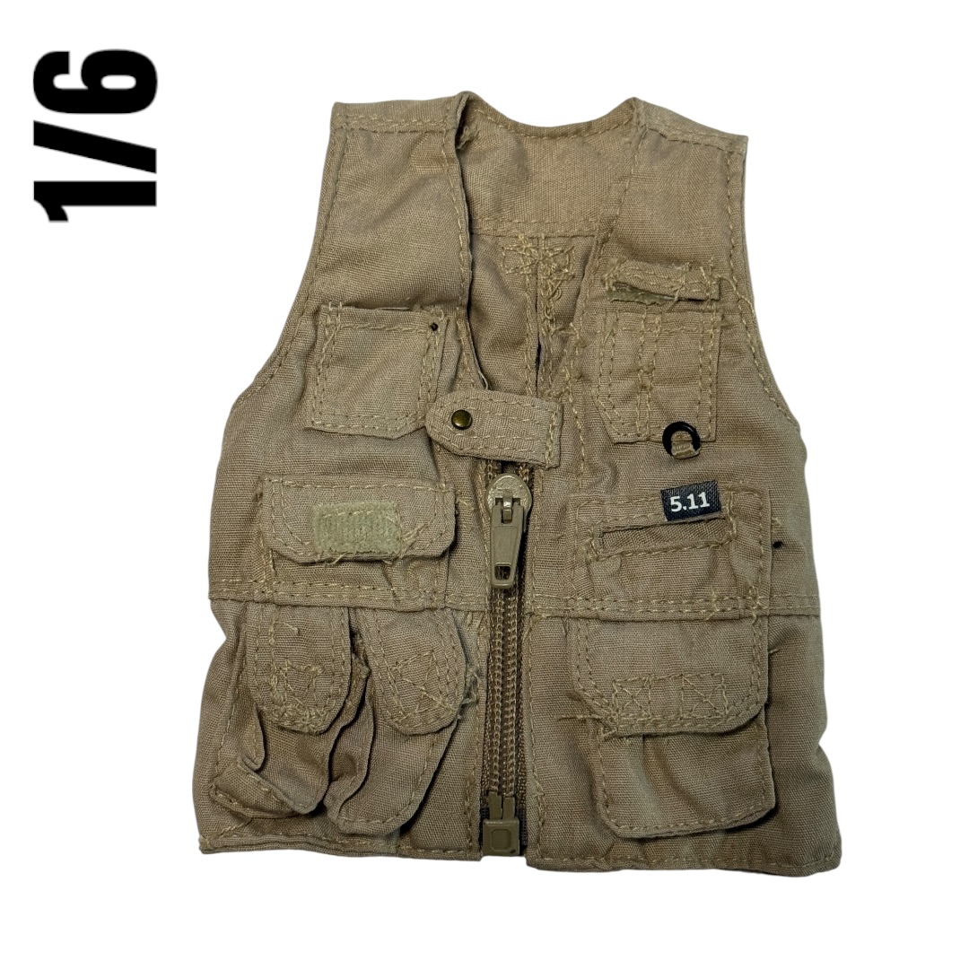  Product image 1 of the product “Multi Pocket Vest 1/6 ”