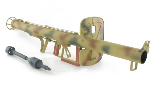  Product image 1 of the product “RPZB 54 Panzerschreck mit Granate Plastik 1:6 (Camo) ”