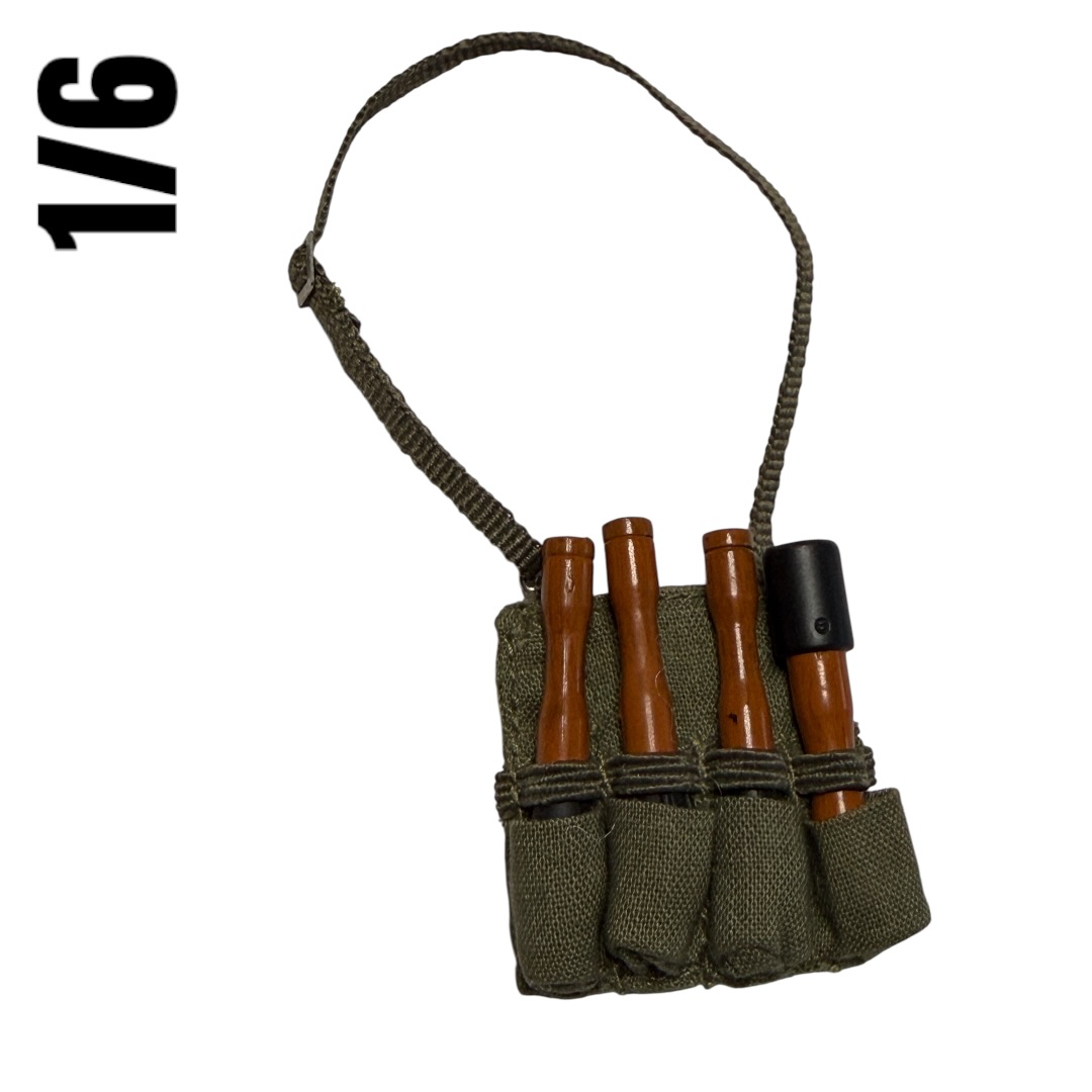  Product image 1 of the product “CHInCOM Handgranate and pouch  1/6 ”