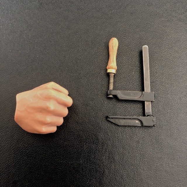  Artikelbild 1 des Artikels “1:6 Schraubzwinge Metal aus Holz klein “