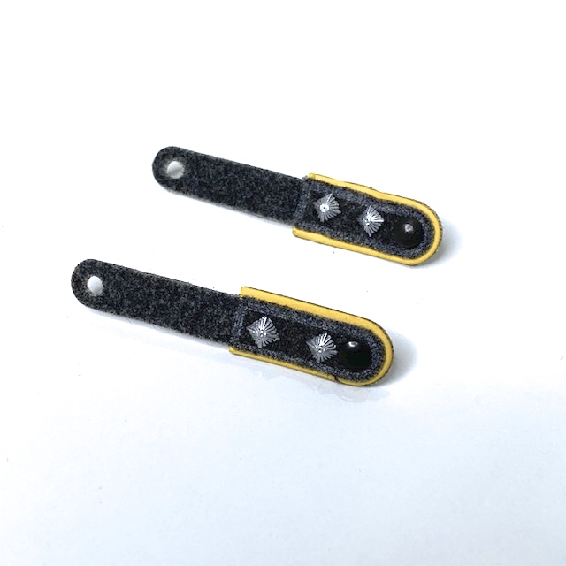  Artikelbild 1 des Artikels “Schulterklappen gelb Stoff  1:6 “