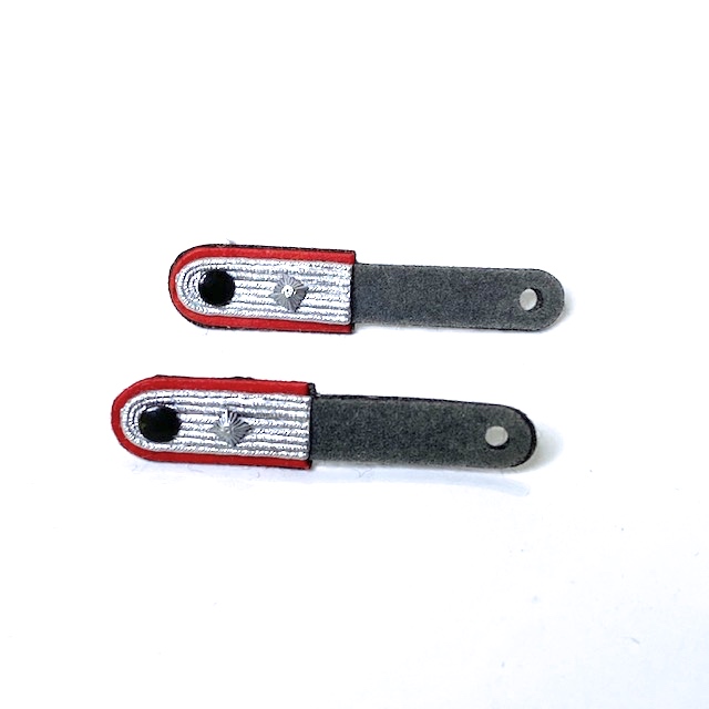  Artikelbild 1 des Artikels “Schulterklappen Rote Waffenfarbe 1:6 “