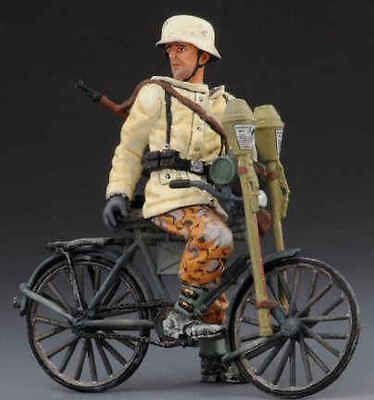  Product image 1 of the product “Winter: Tank Hunter on a Bike ”