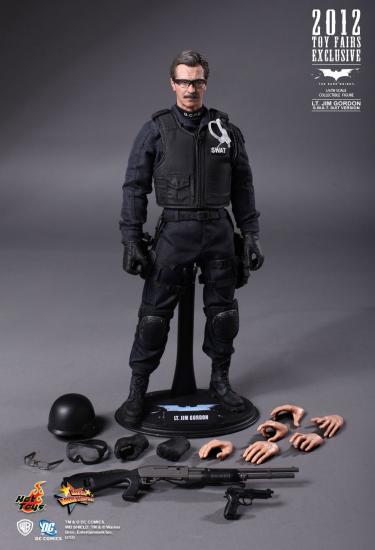  Artikelbild 1 des Artikels “Lt. Jim Gordon (2012 Toy Fairs Exclusive) “