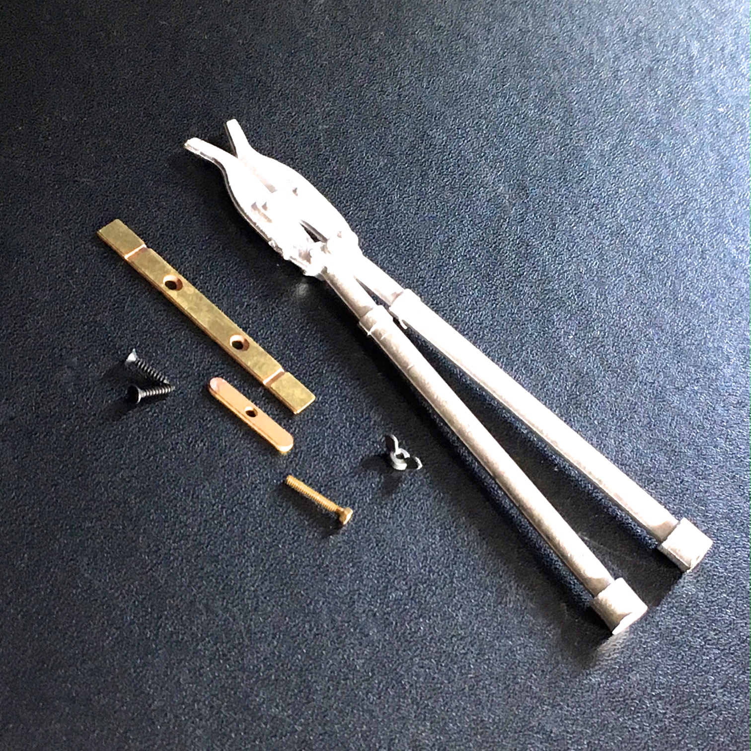  Product image 1 of the product “Tiger Wire Cutter Panzer Drahtschere mit Halterung ”