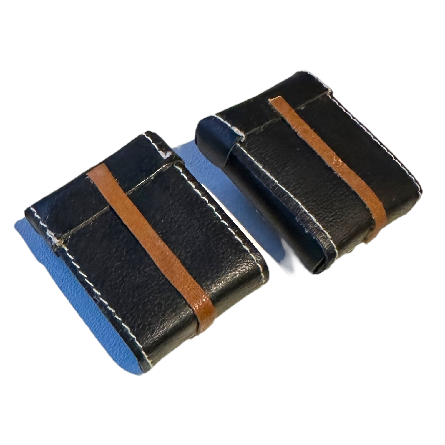  Artikelbild 1 des Artikels “2x MG, Zubehörtasche aus Leder (1 Schlaufe fehlt) “