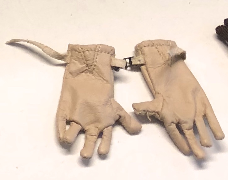 Artikelbild 1 des Artikels “Handschuhe beige  1:6 “
