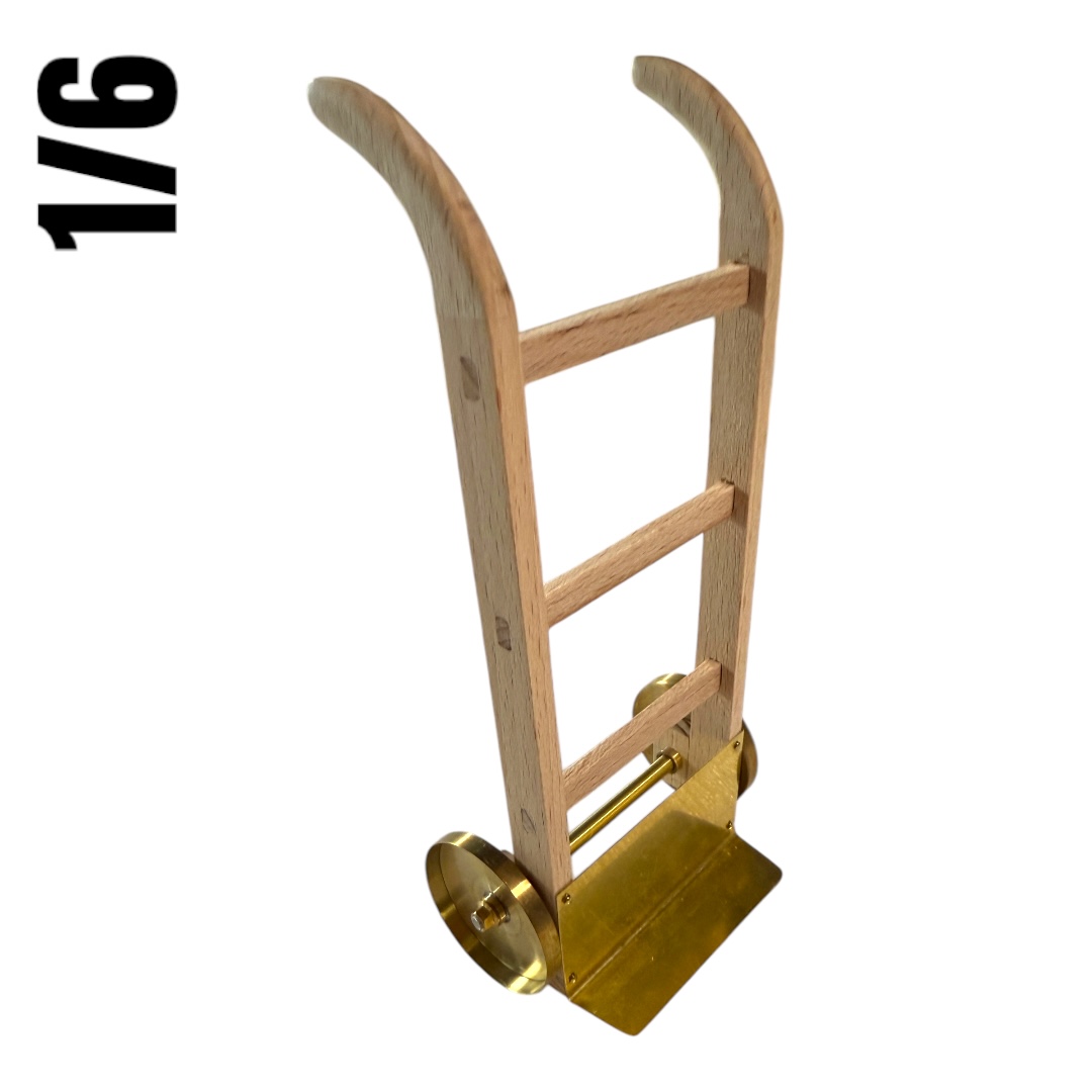  Artikelbild 1 des Artikels “Schubkarre in Holz und Metal  1/6 “