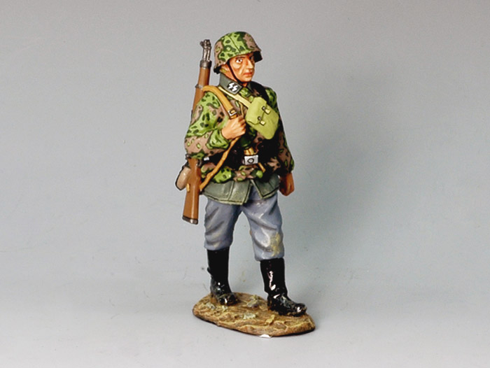  Artikelbild 1 des Artikels “Marching Waffen-SS Trooper “