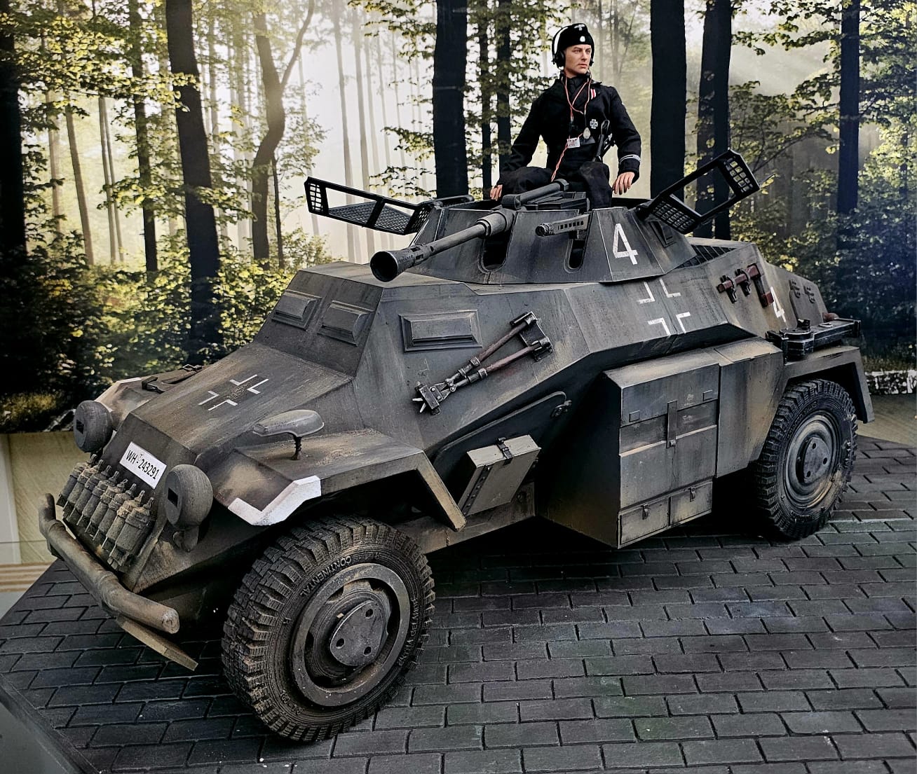  Artikelbild 2 des Artikels “1:6 RC  Sdkfz 222 mit Fernbedienung 1/6 “