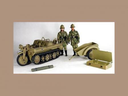  Product image 2 of the product “1:6 - Kettenkrad mit Anhänger, 2 Figur DAK ”