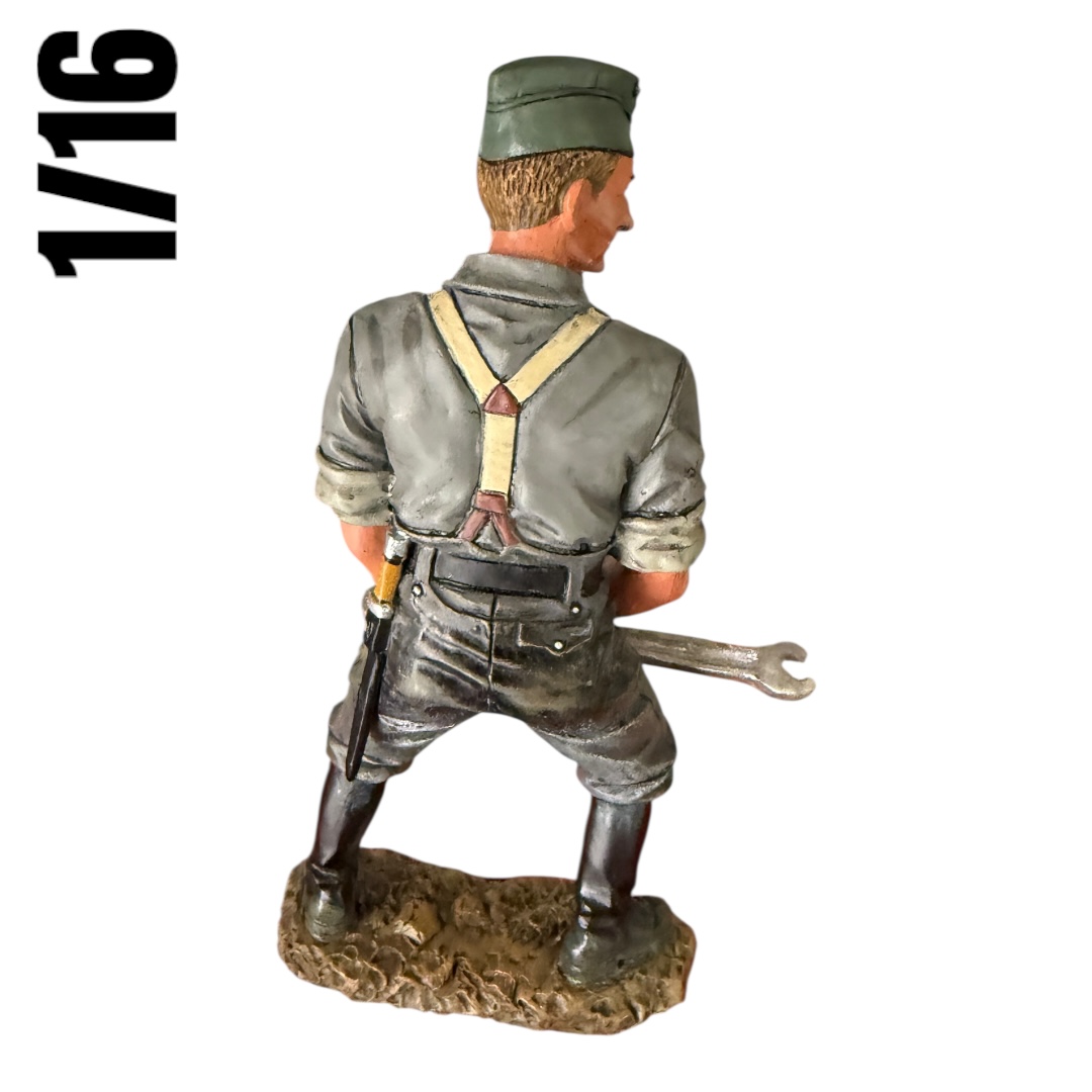  Artikelbild 2 des Artikels “1/16 Figuren WH Mechaniker “