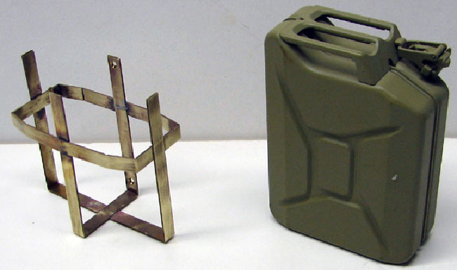  Artikelbild 2 des Artikels “SDKFZ 250 Jerry Can Holder Kanister Halterung in Metal “