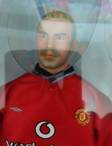  Product image 2 of the product “Kick It Like Beckham Limited edition of 90 Figures from Dragon ”