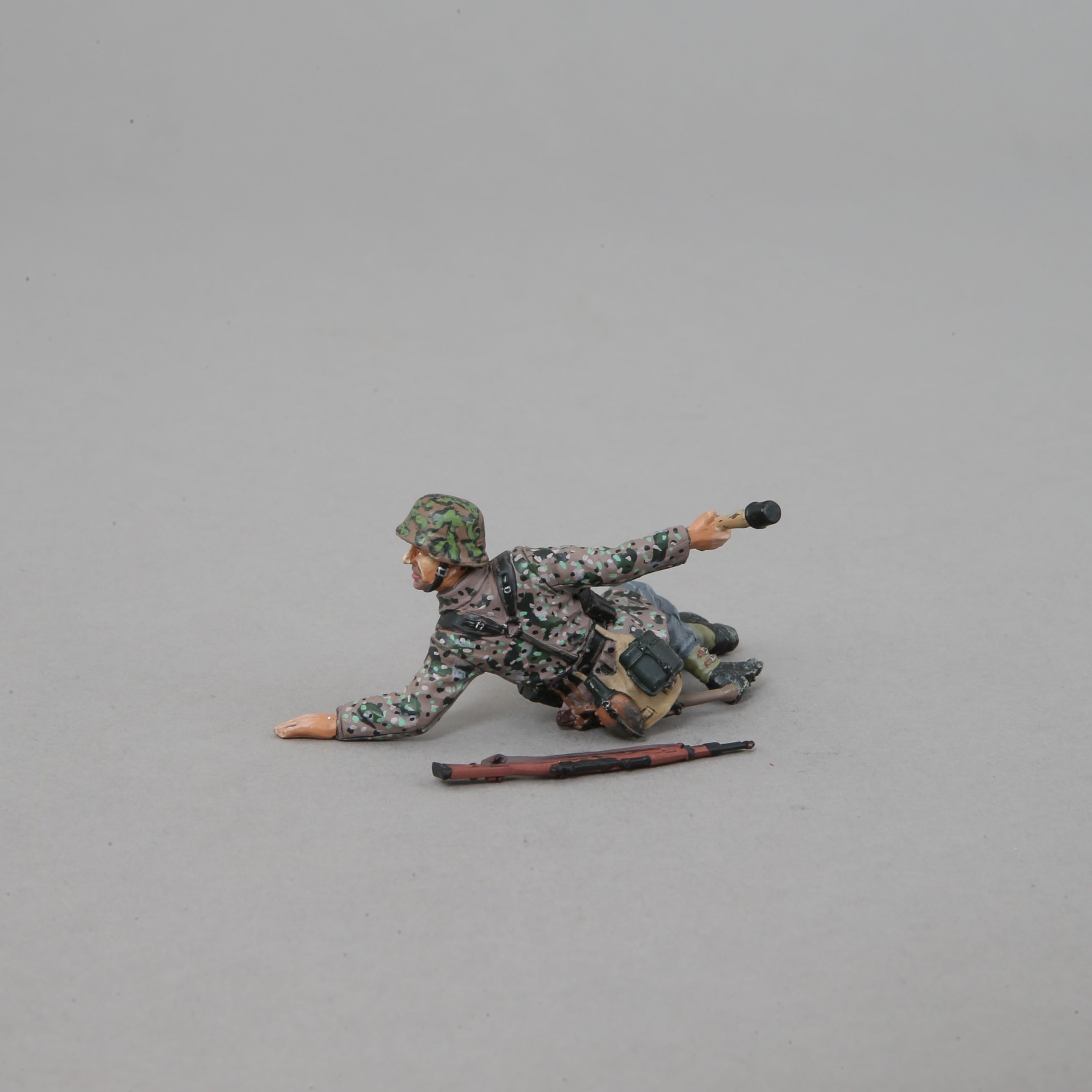  Product image 2 of the product “German SS Schütze throwing Granade  (Limited Ed 100) ”