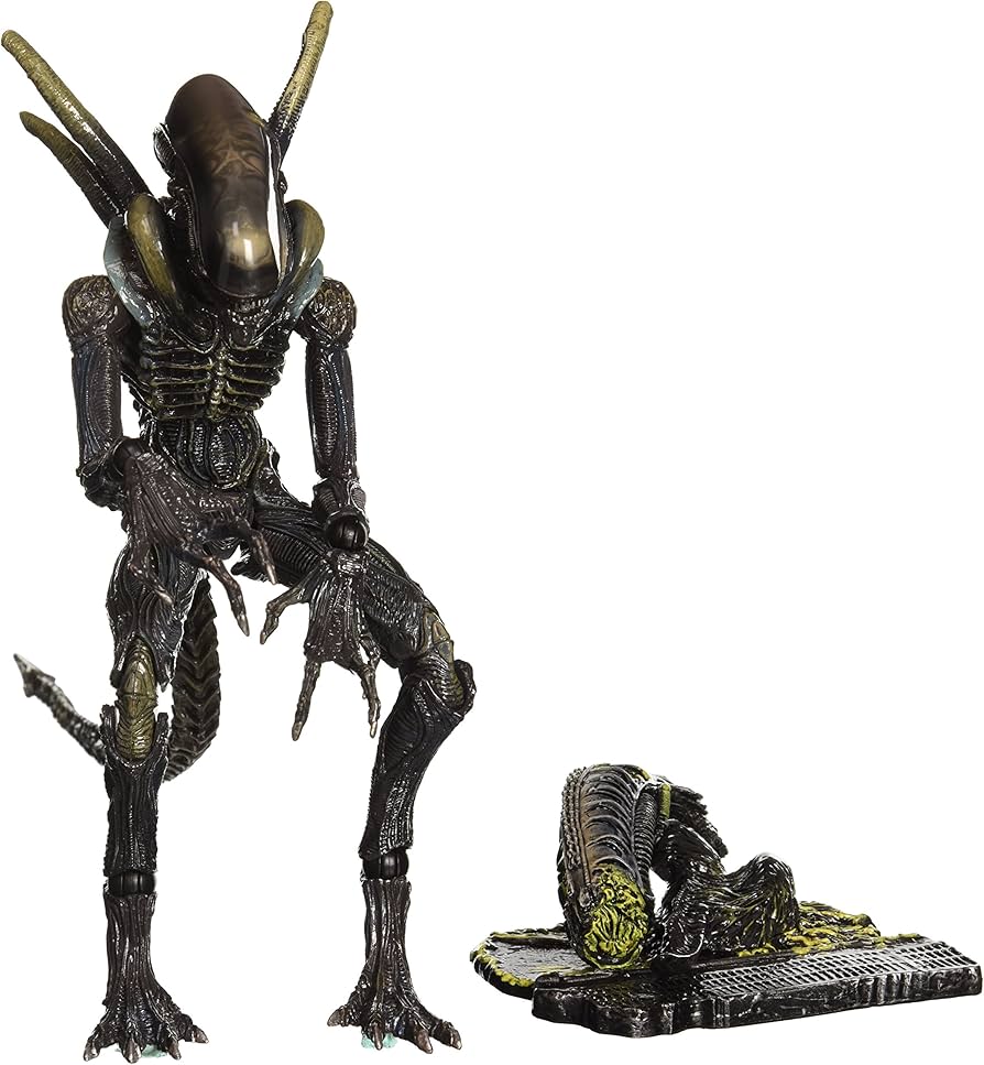  Product image 2 of the product “Square Enix Play Arts Kai-Lurker Alien Actionfigur ”