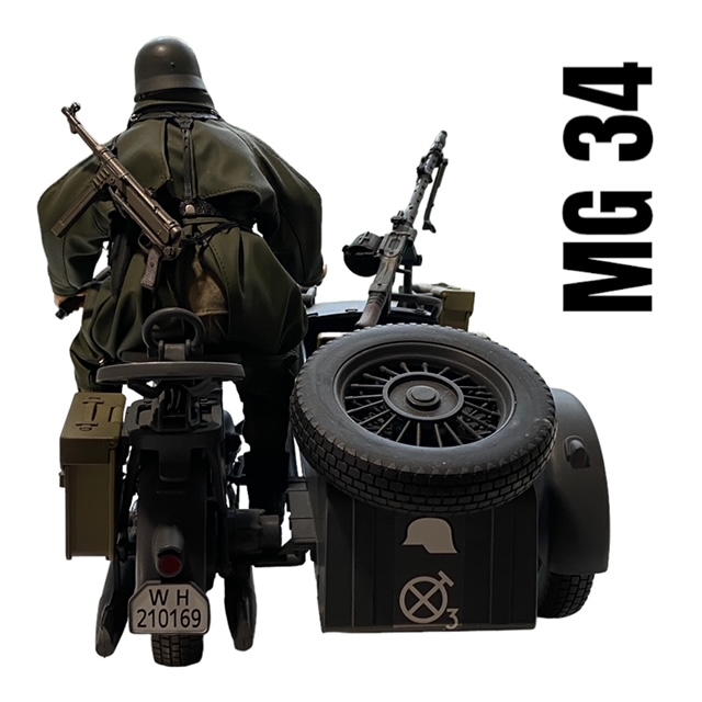  Artikelbild 2 des Artikels “BMW mit Seitenwagen und Figur ( Kunststoff) 1/6 “