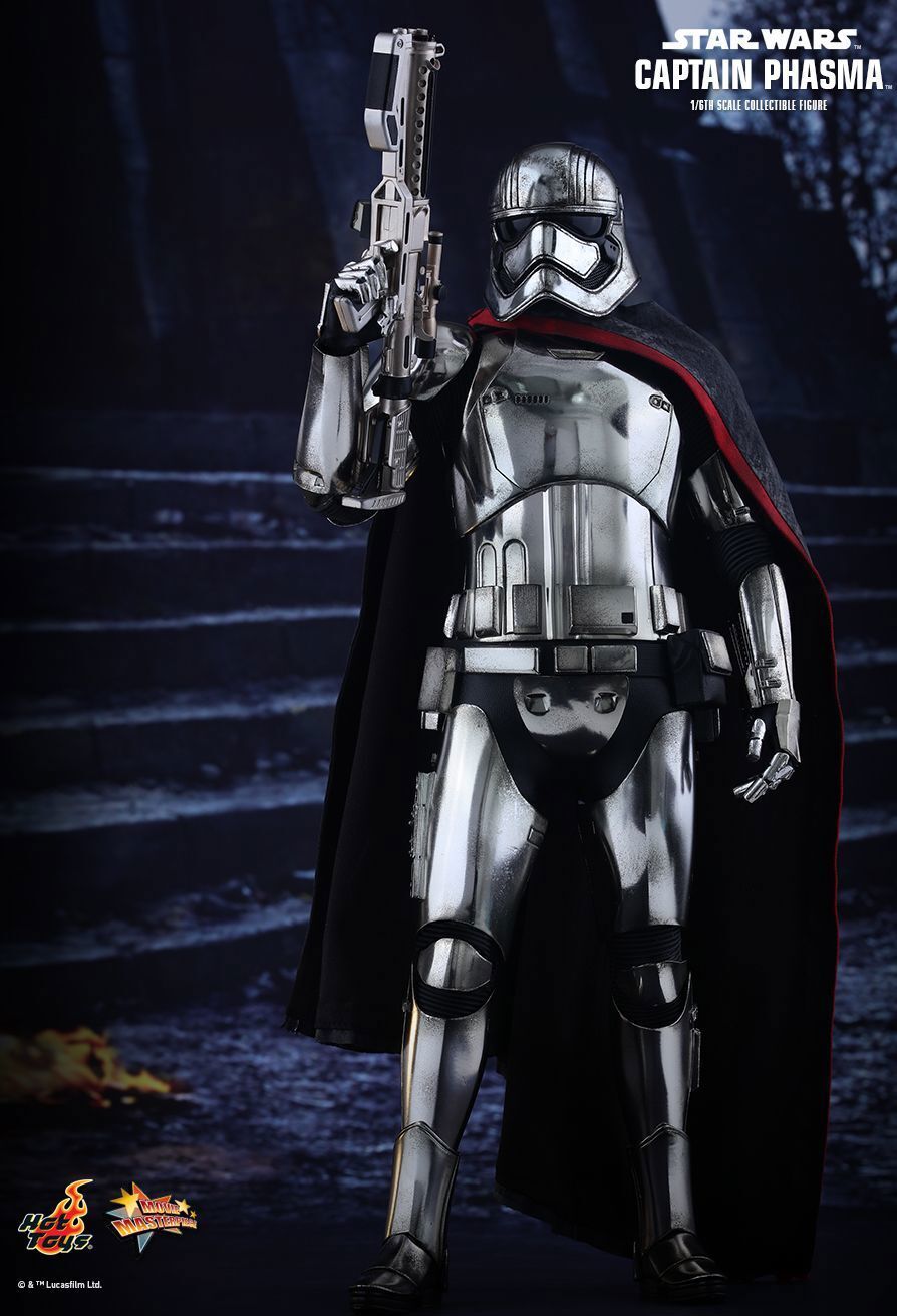  Artikelbild 2 des Artikels “CAPTAIN PHASMA - FIRST ORDER SNOWTROOPER OFFICER “