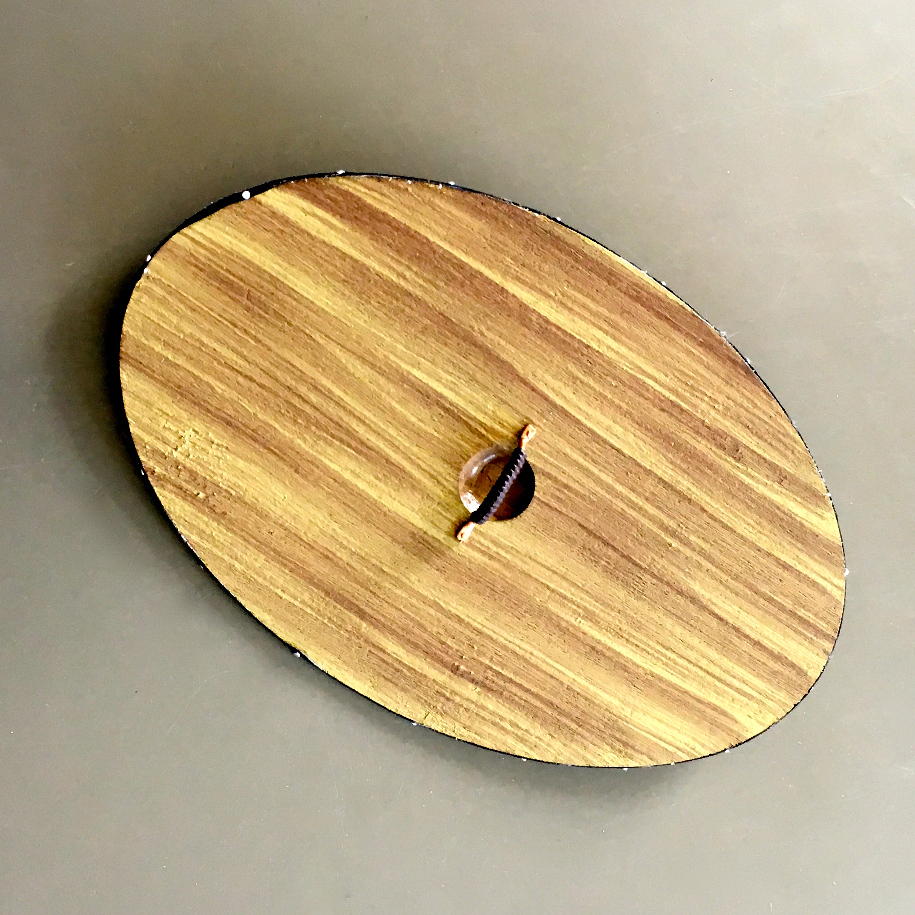  Product image 2 of the product “1/6 Wood Shield with Yellow decorations (Real Wood and Metal) ”