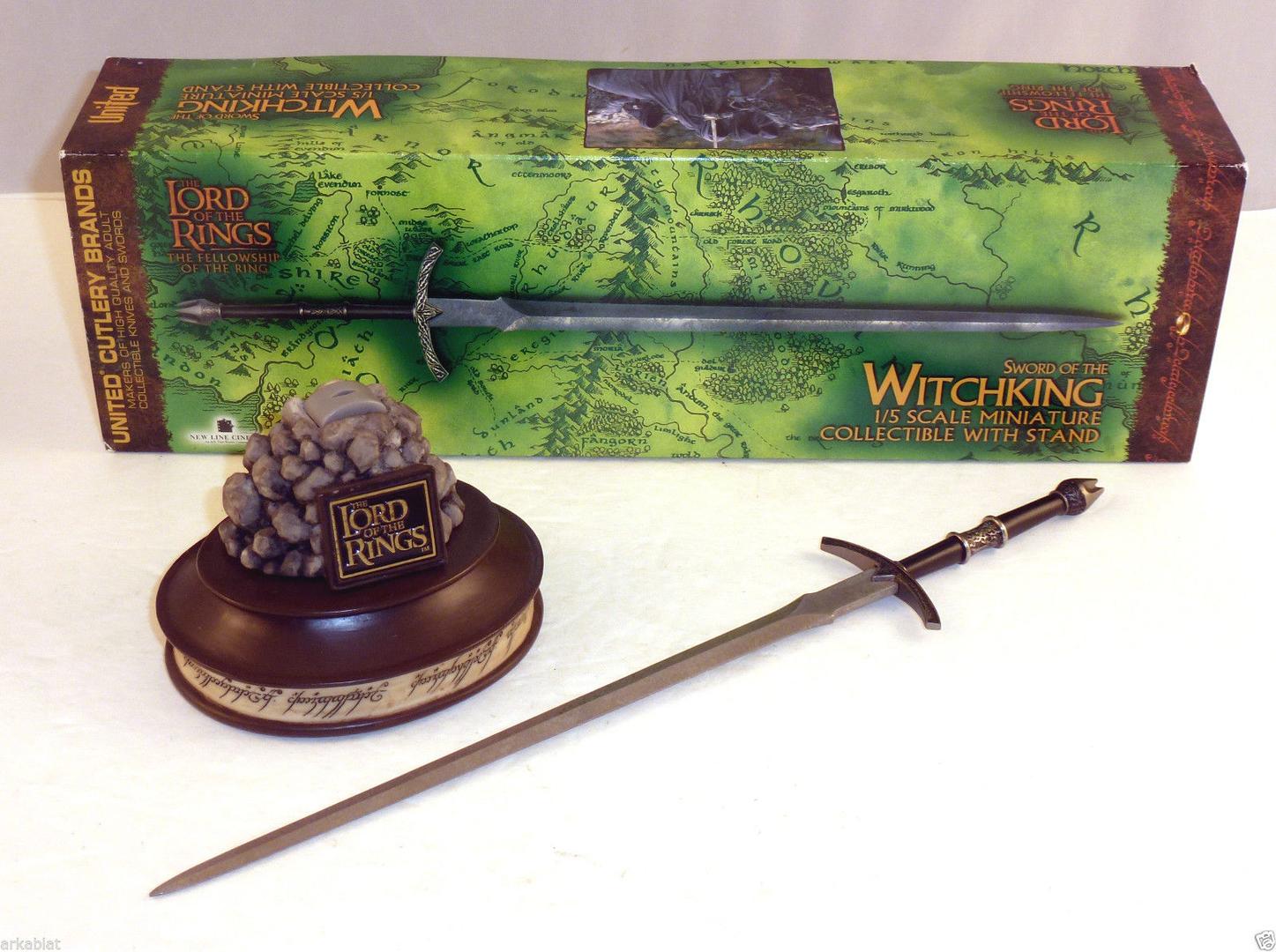  Product image 2 of the product “LOTR Witchking  Sword with Stand in Metal 1/5 ”