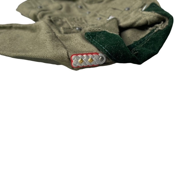  Artikelbild 2 des Artikels “Uniform rote Schulterklappen 1/6 “
