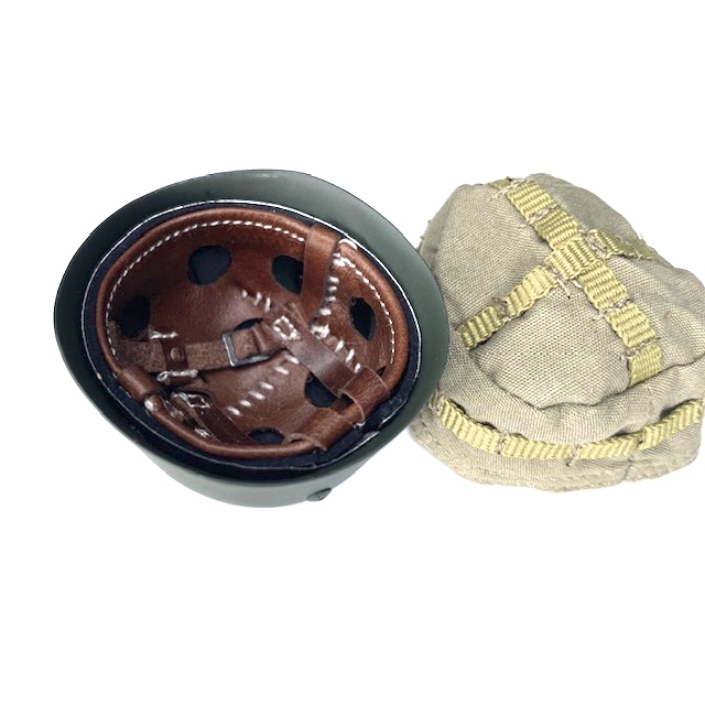  Artikelbild 2 des Artikels “Fallschirmjäger Helm Abzeichen und Stoffbezug 1:6 “