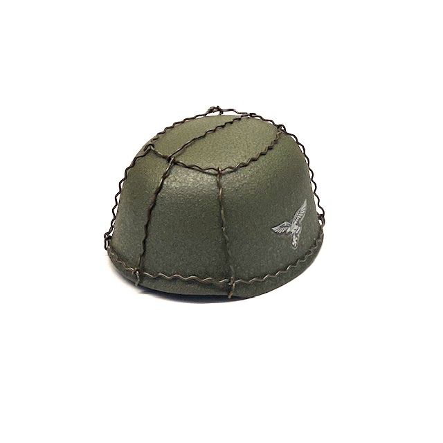  Artikelbild 2 des Artikels “Fallschirmjäger Helm mit Draht Metal 1:6 “
