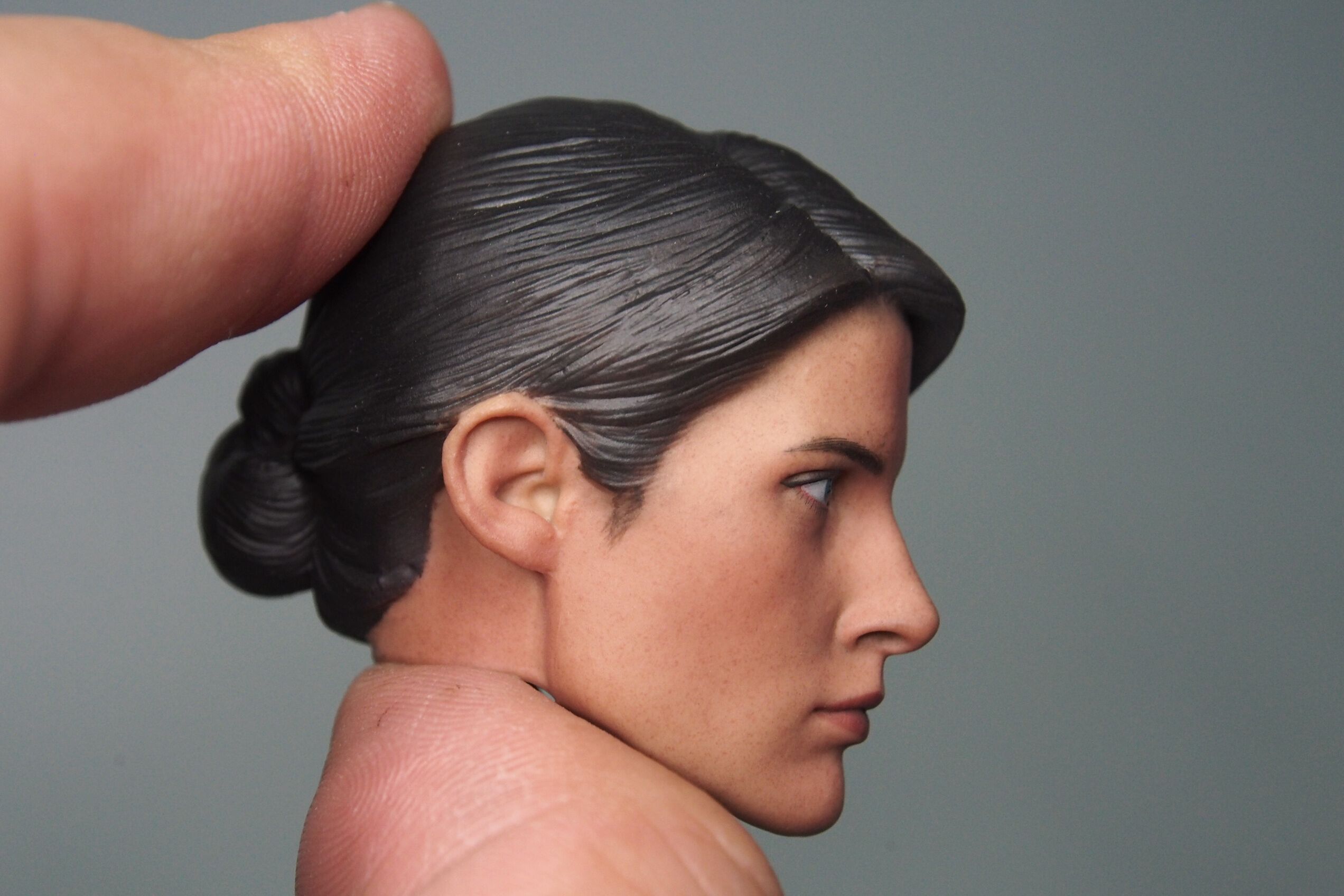  Artikelbild 2 des Artikels “Female Agent Headsculpt Maria 1/6 “