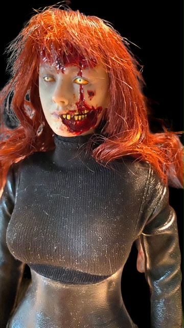  Product image 2 of the product “Dead World Female Zombie 1/6th scale Costum Figur ”