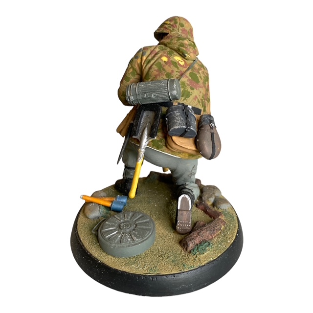  Product image 2 of the product “Soldat  aus Kunststoff Resin  1/9 ”