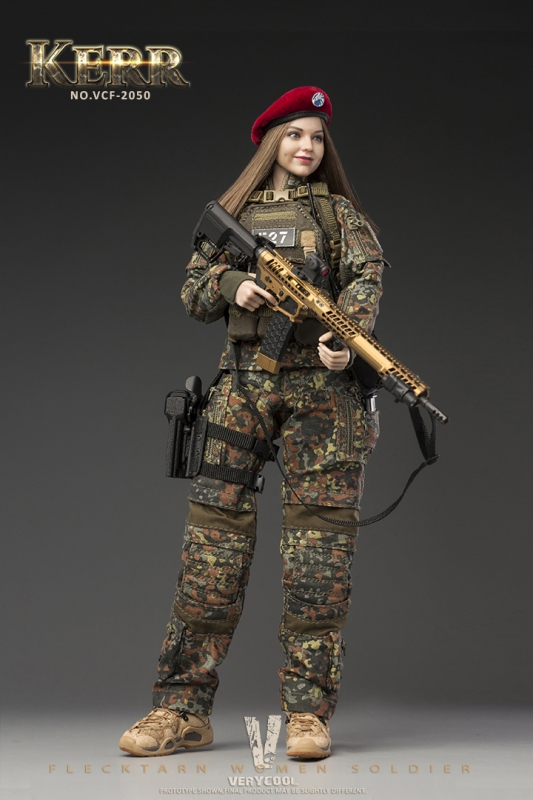  Product image 2 of the product “1/6 Flecktarn Woman Soldier - Kerr ”