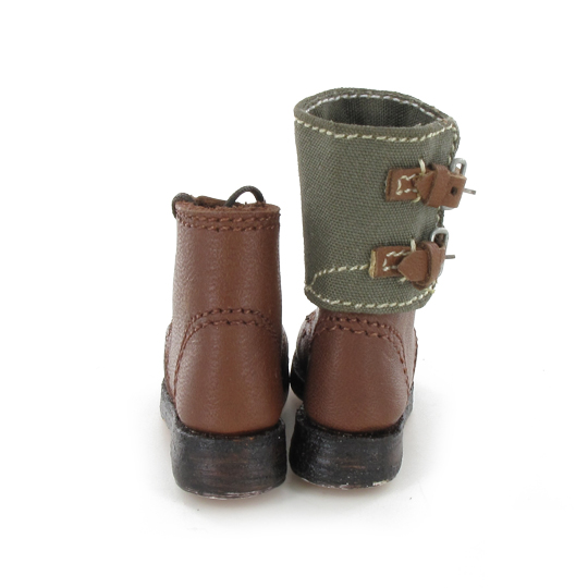  Artikelbild 2 des Artikels “Schuhe 1937, braun mit Gamaschen, Leder 1:6 “