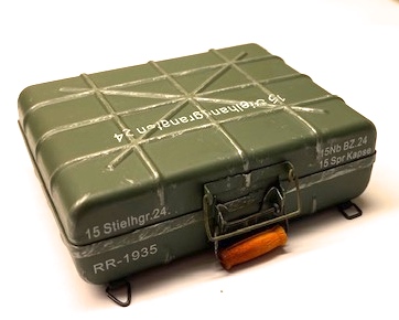  Artikelbild 2 des Artikels “Packkasten mit Handgranaten in Metal 1:6 “