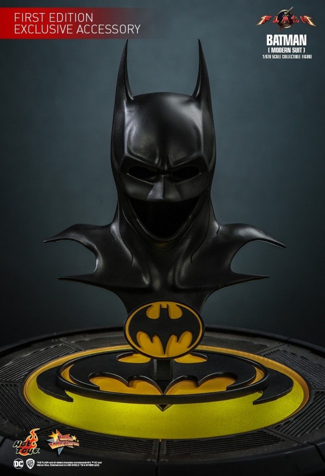  Artikelbild 2 des Artikels “The Flash Collectible Action Figure 1/6 Batman (Modern Suit) “