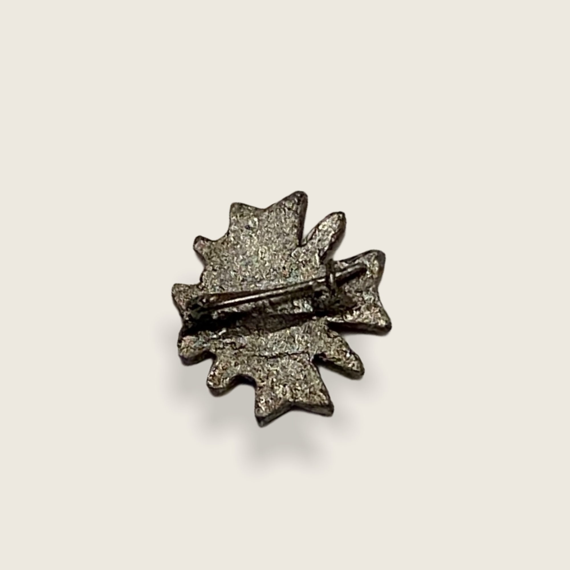  Product image 2 of the product “Deutsches Krigsverdienstkreutz  1Kl. mit Schwerter in Metal  1/6 ”