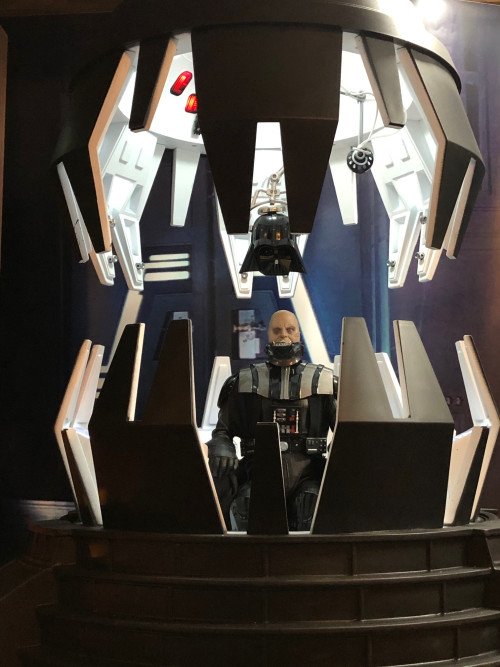  Product image 2 of the product “1/6th scale Darth Vader Meditation Chamber Diorama ”