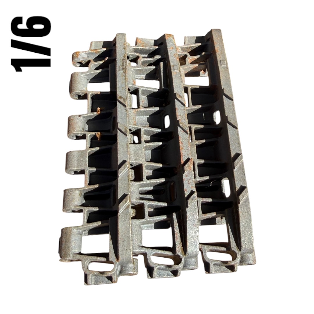  Product image 2 of the product “1/6 Königstiger Tank tracks Right in Metal 1:6 ”