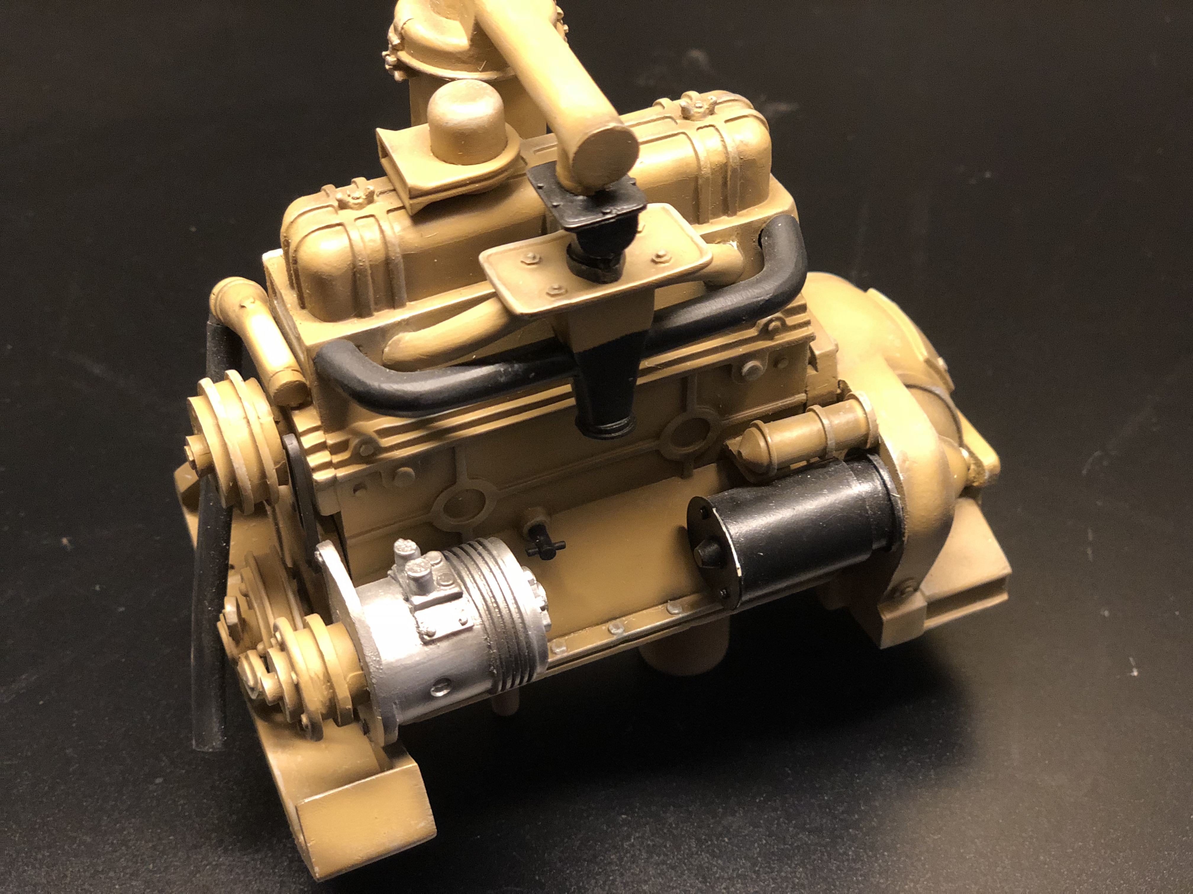  Artikelbild 2 des Artikels “Kettenkrad Motor  1:6 “
