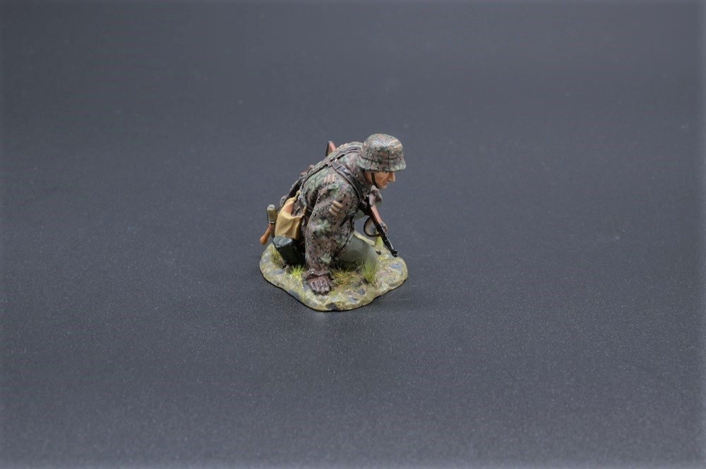  Artikelbild 2 des Artikels “Kneeling Infanteer “