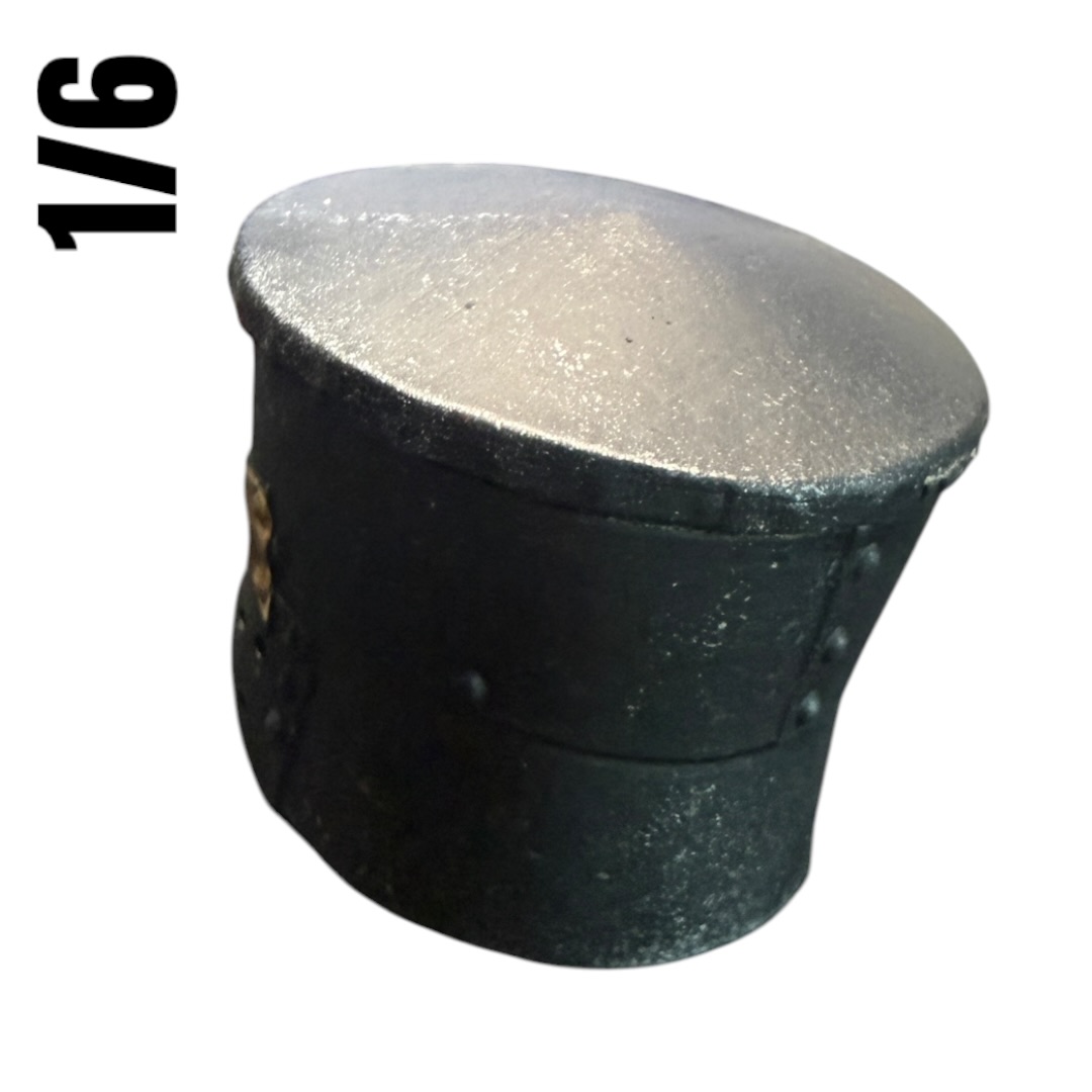  Artikelbild 2 des Artikels “Worn Diecast Knight Templar Bachelor Helmet (Grey) in 1:6 “
