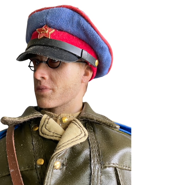  Artikelbild 2 des Artikels “Lieutenant Danilov  Red Army Commisar “