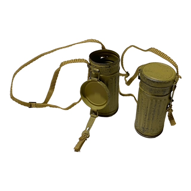  Product image 2 of the product “M38 Tropen Gasmaskenbüchse, 1/6 in Metal ”