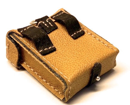  Product image 2 of the product “MG Zubehörtasche aus Leder ”