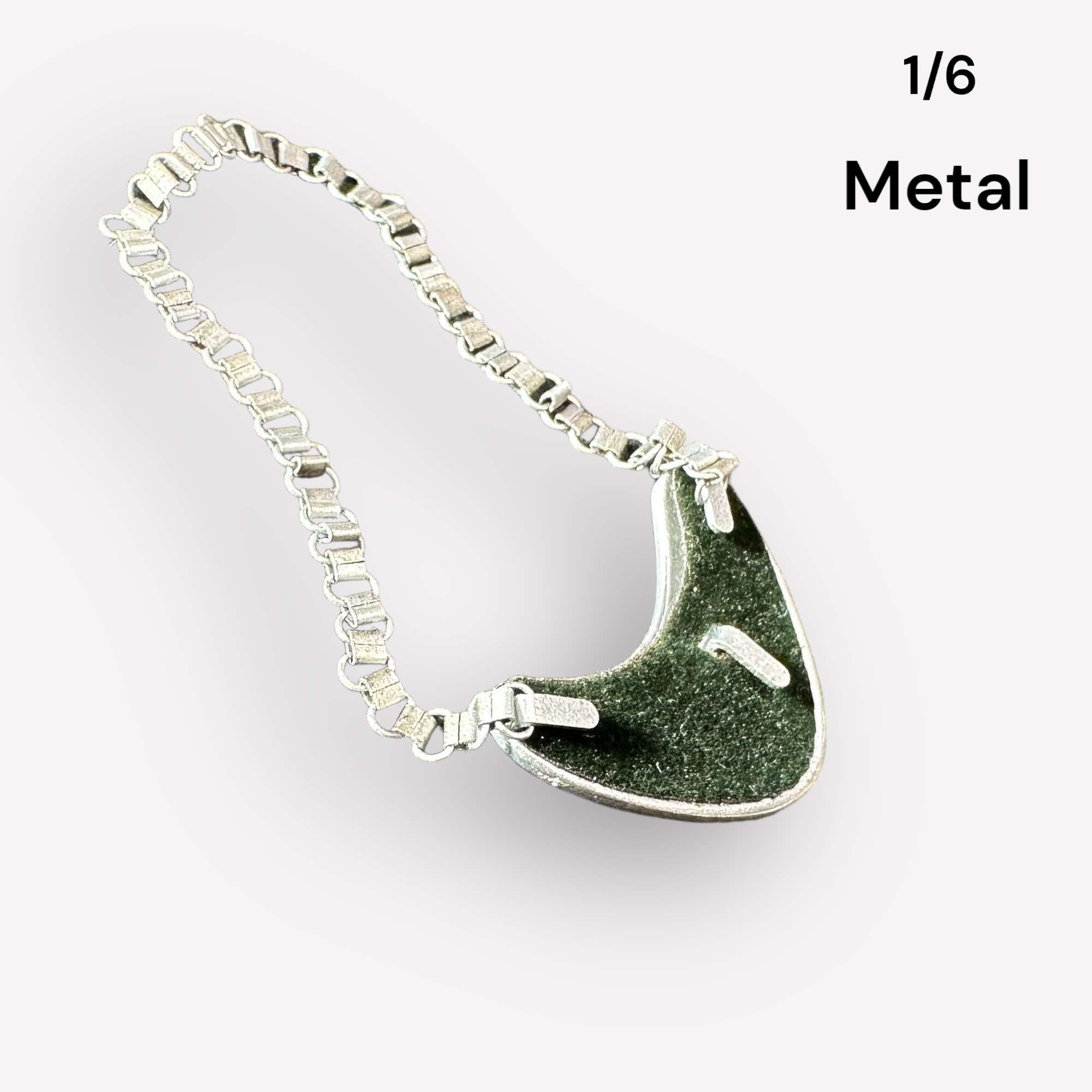  Artikelbild 2 des Artikels “Feldjäger-Brustplatte in Metal mit Kette darum “Kettenhunde” “